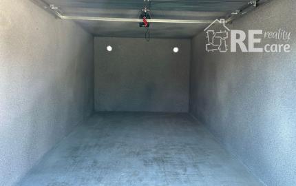 Na predaj nová betónová garáž spolu s pozemkom v Bratislave