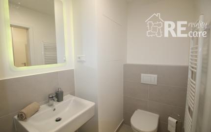 Na prenájom kompletne zariadený 1 izbový byt v novostavbe