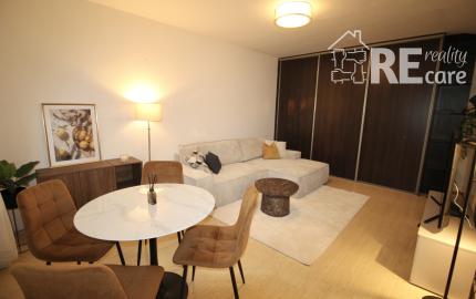 Na prenájom 1,5-izbový byt s balkónom pri Račianskom mýte