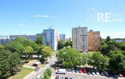 REZERVOVANÉ! Na predaj 2 izbový byt po rekonštrukcii v obľúbenej lokalite Bratislavy