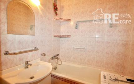 REZERVOVANÉ! Na predaj 2 izbový byt po rekonštrukcii v obľúbenej lokalite Bratislavy