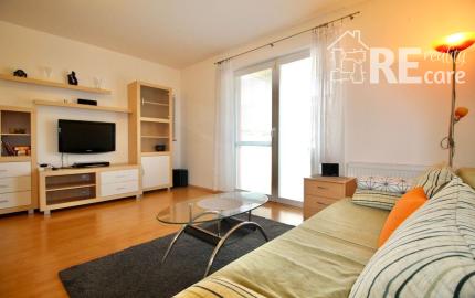 Na predaj priestranný 3 izbový byt v tehlovom bytovom dome v tichej lokalite BA