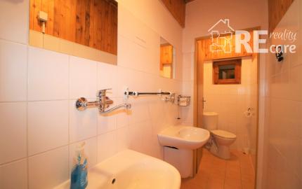 Na prenájom zrekonštruovaná a zariadená chata v atraktívnej lokalite