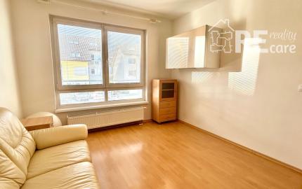 Na predaj priestranný 3 izbový byt v tehlovom bytovom dome v tichej lokalite BA