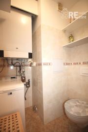 Na predaj priestranný 3 izbový byt v tehlovom bytovom dome v tichej lokalite BA