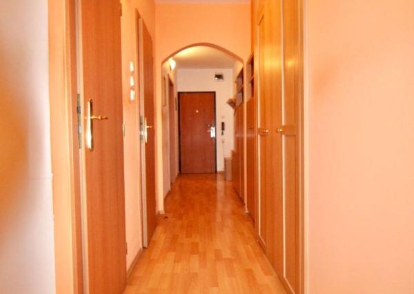 REZERVOVANÉ! Na predaj 2 izbový byt po rekonštrukcii v obľúbenej lokalite Bratislavy