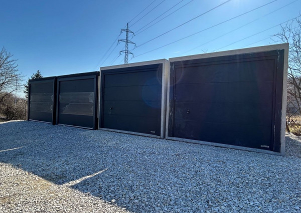 Na predaj nová betónová garáž spolu s pozemkom v Bratislave