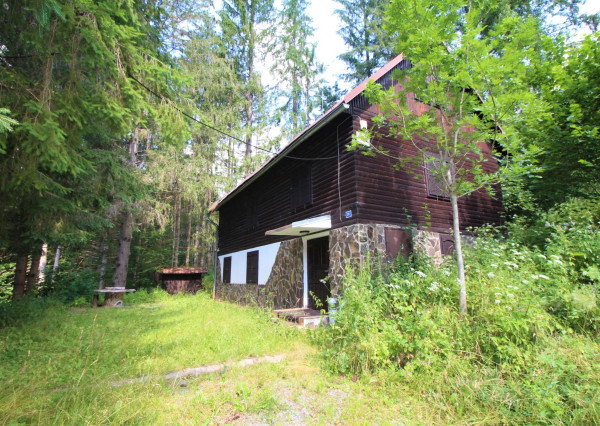 Na prenájom zrekonštruovaná a zariadená chata v atraktívnej lokalite