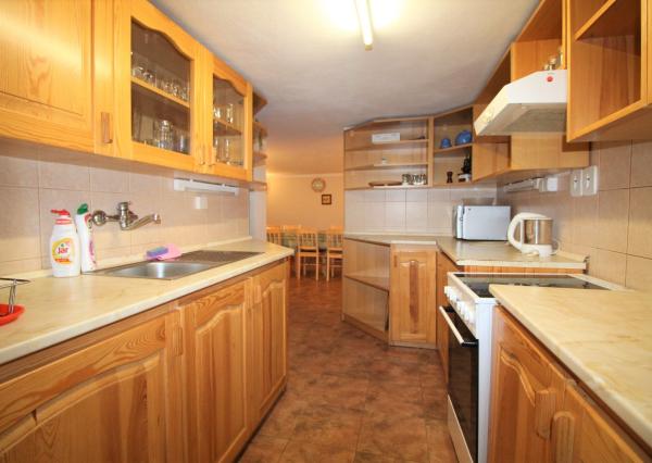 Na prenájom zrekonštruovaná a zariadená chata v atraktívnej lokalite