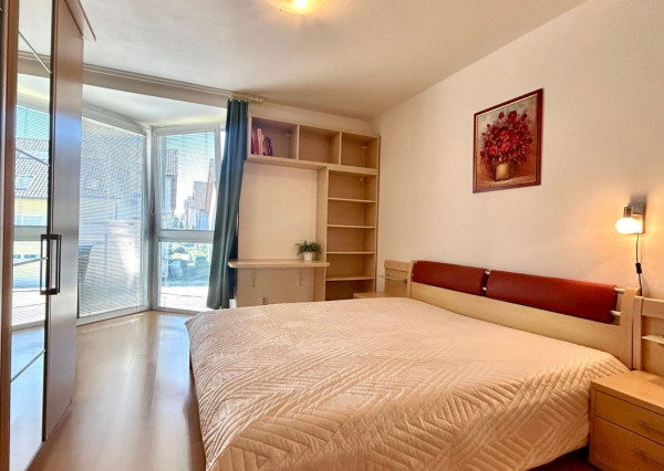 Na predaj priestranný 3 izbový byt v tehlovom bytovom dome v tichej lokalite BA