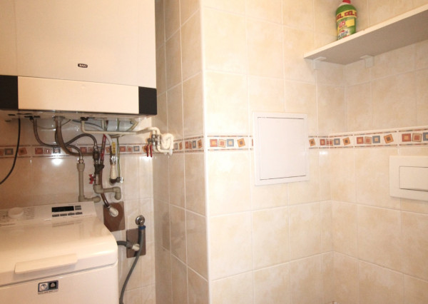 Na predaj priestranný 3 izbový byt v tehlovom bytovom dome v tichej lokalite BA