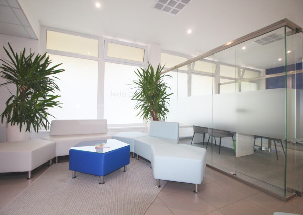 Na predaj obchodný priestor s dvoma vstupmi priamo z ulice