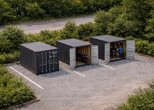 Predaj pozemku s kontajnerom -parkovanie motorky/skladovanie