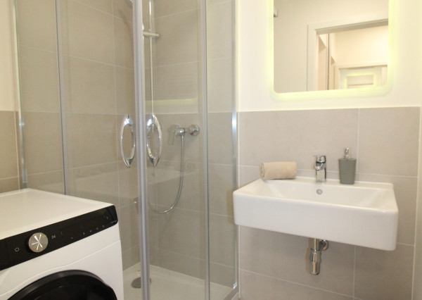 Na prenájom kompletne zariadený 1 izbový byt v novostavbe