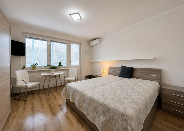 Garsónka s loggiou a klimatizáciou v centre Petržalky