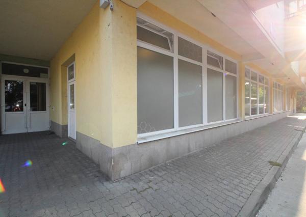Na prenájom reprezentatívny zrekonštruovaný obchodný priestor v Bratislave