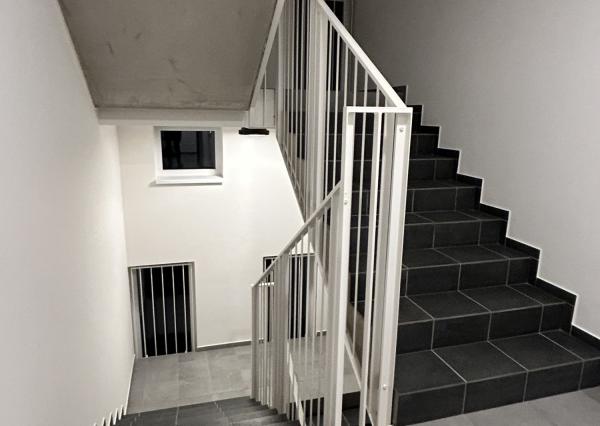 Na predaj kompletne zariadený byt s balkónom v novostavbe