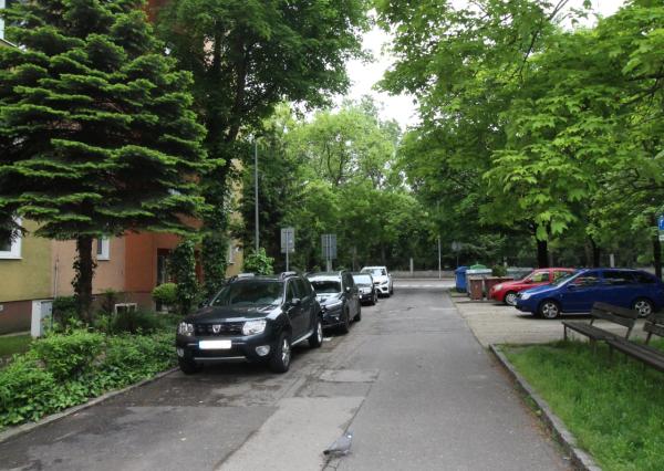 Na prenájom 3 a pol izbový byt na Jesennej ulici v Ružinove
