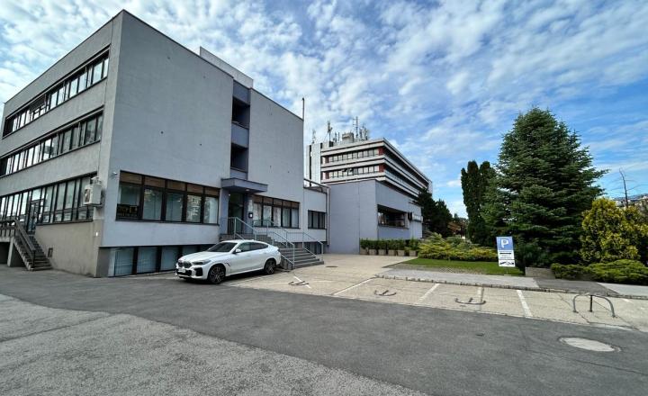 Na predaj atraktívna nehnuteľnosť s investičným potenciálom v Bratislave - fotografia 10
