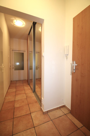 Na prenájom 1,5-izbový byt s balkónom pri Račianskom mýte - fotografia 13