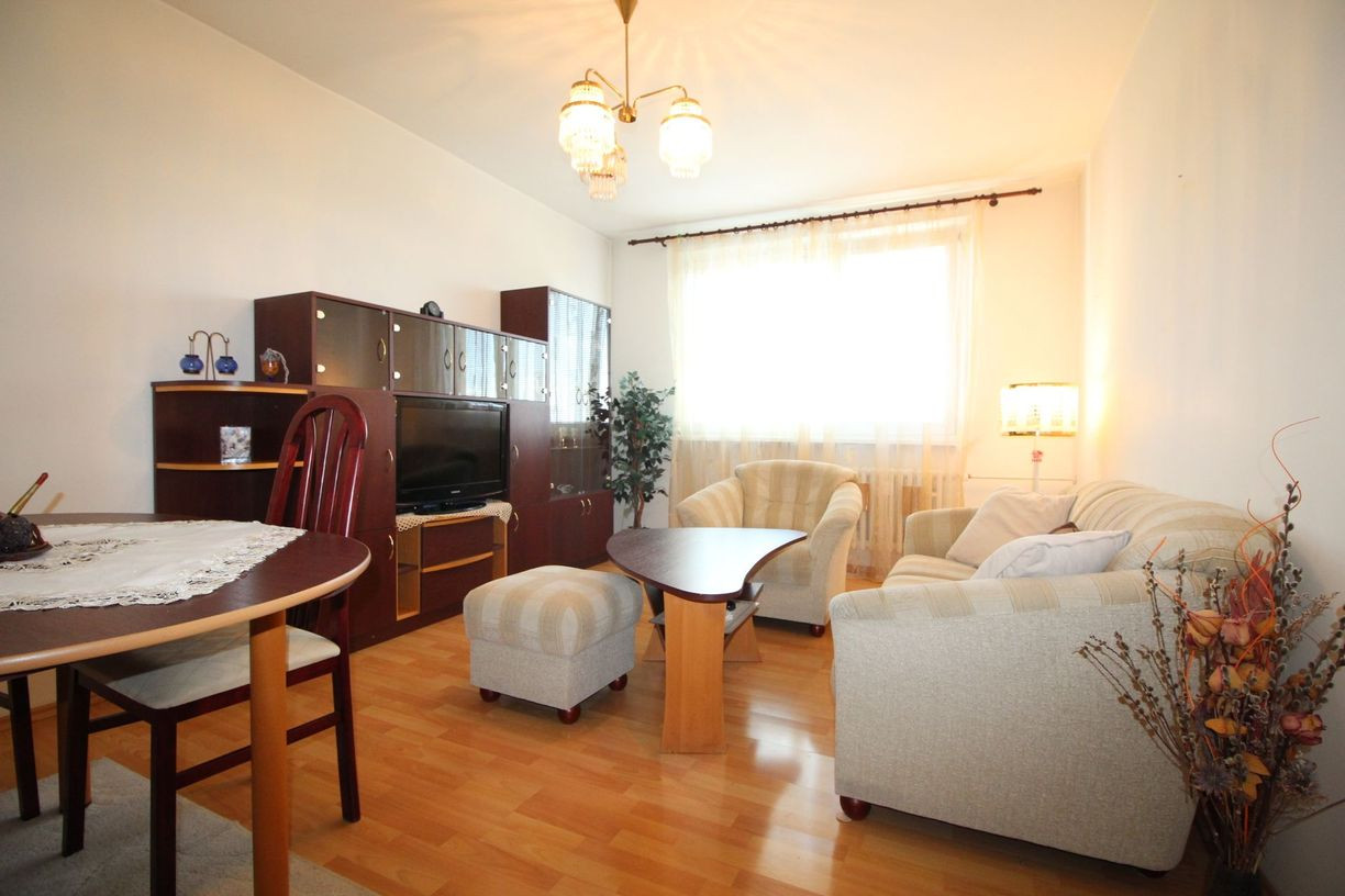 REZERVOVANÉ! Na predaj 2 izbový byt po rekonštrukcii v obľúbenej lokalite Bratislavy