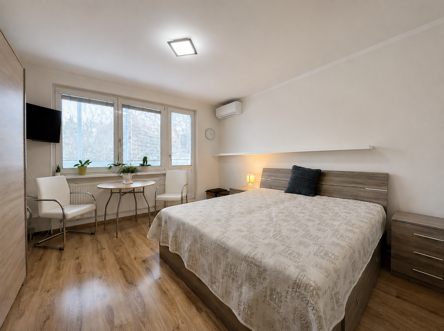 Garsónka s loggiou a klimatizáciou v centre Petržalky