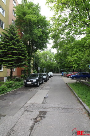 Na prenájom zariadený 3 a pol izbový byt v Ružinove